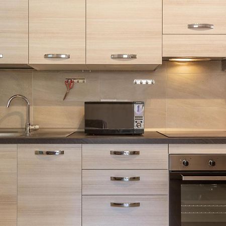 בולוניה San Donato Fiere Essential Apartment W/Parking מראה חיצוני תמונה