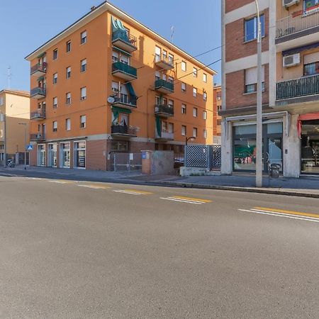 בולוניה San Donato Fiere Essential Apartment W/Parking מראה חיצוני תמונה